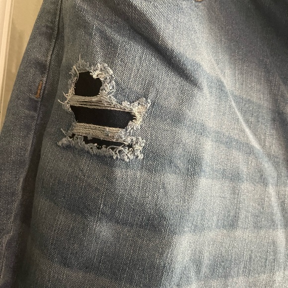 Plus Size Ripped Jeans. - Picture 4 of 7